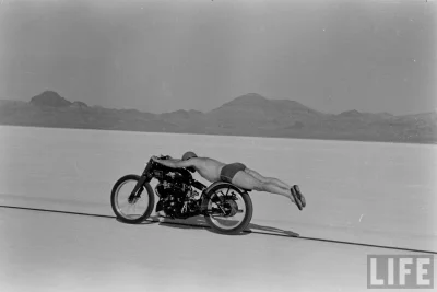 H.....d - 1948 rok: Roland Free ustanawia rekord prędkości

W 1948 roku na słonym jez...