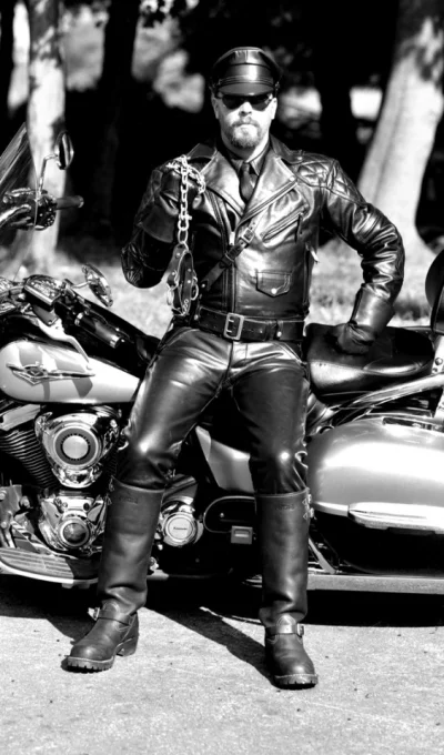 Lukardio - #ladnypan #mrleather #leathermen