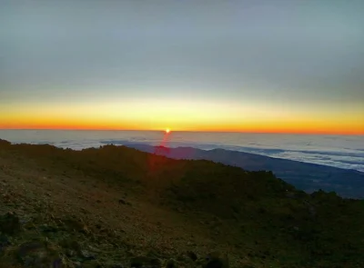 factoryoffaith_ - Wschód słońca ze szczytu wulkanu El Teide na Teneryfie.
Nocna wspi...