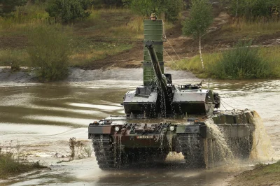 khurghan - Leopard 2. Polecam się przyjrzeć optyce obok lufy :->

#tankporn