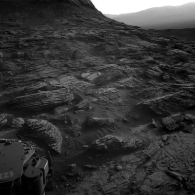 S.....p - Dzisiejsze zdjęcie powierzchni Marsa wykonane przez łazik Curosity
#astron...
