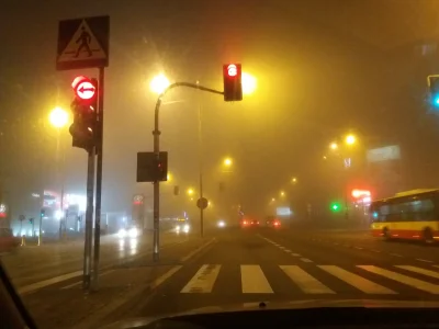 SonyKrokiet - Taki smog/mgła* na #pulawska na styku #Warszawa i #piaseczno 
#gownowpi...