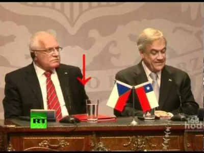 WolfSky - To jest parodia prezydenta Czech który ukradł długopis całkiem serio.