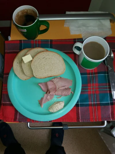 Kwassokles - #szpital #jedzenie #zdrowie Śniadanie jak widać 3 kromki chleba kosteczk...