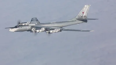 smiejaimsie_pysie - #aircraftboners #lotnictwo #wojsko #gif

Tu-95MS tankuje gdzieś...