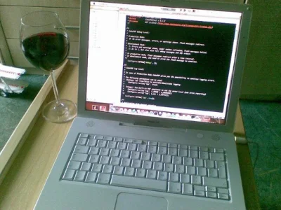 paweljelonek - #programowanie #pokabiurko #wino