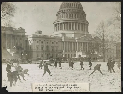 Klofta - Bitwa na śnieżki republikanie vs demokraci. Waszyngton 1923
#historia #cieka...