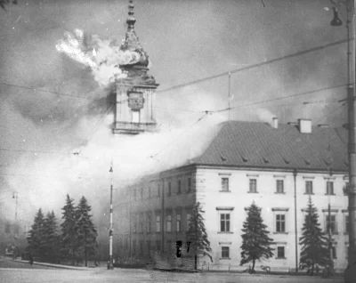 HaHard - Po ostrzale artyleryjskim - Zamek Królewski w Warszawie płonie
17 września ...