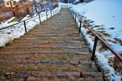 Trzcina88198819 - #ciekawostki #historia #lomza
Kamienne schody w Łomży łączą część ...