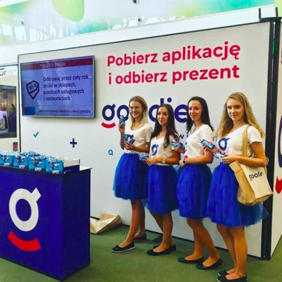 Goodie_pl - #goodie pozdrawia z Vivo! #krosno! Nasze hostessy #rozdajo słodkie prezen...