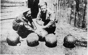 wariag - Twierdza Osowiec 1915. Rozbrajanie 64-kg bomb zrzuconych przez niemiecki ste...