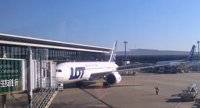 ama-japan - Właśnie wylądował pierwszy polski samolot LOT na lotnisku Tokyo Narita. 
...