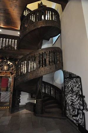 MichasQGP - @Castellano: schody z ratusza gdańskiego. Równie ciekawe. Pozdrawiam :-)