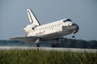 angelo_sodano - Wahadłowiec Discovery (misja STS-70) ląduje w Kennedy Space Center, 2...