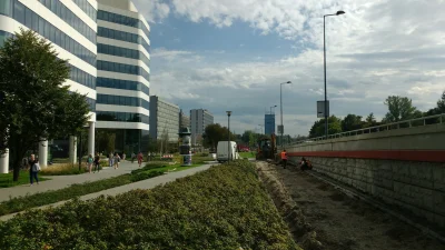 piozag - Roweromirki, strzeżcie się! Pod ABB ukradli asfalt ;-)
#krakow
#rower