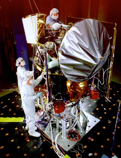 nawon - Katastrofa sondy Mars Climate Orbiter w 1999 roku

http://www.wikiwand.com/...