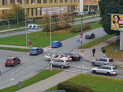 Smilu - Ktoś sobie zrespił motorówkę w Olsztynie i zostawił xD
#olsztyn #gta #heheszk...