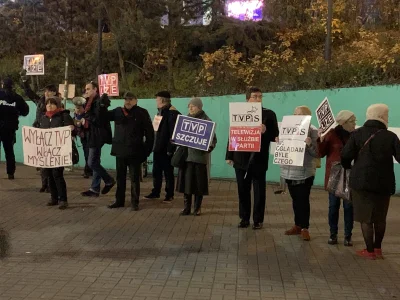 tompl - Dzisiejszy protest w Warszawie przy stacji Centrum
#polityka #pis #polska #Wa...