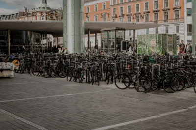 dkornas - 63% duńskich polityków dojeżdża do pracy rowerem, który stał się naturalnym...