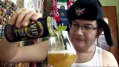 cyckonauta - Ale bym się napił takiego international lagera bez goryczki
#kopyra #to...