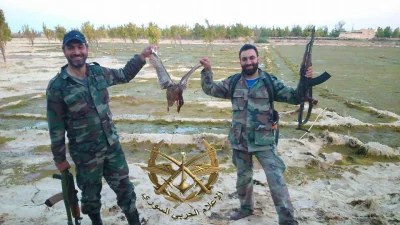 JanLaguna - Żołnierze SAA we Wschodniej Ghoucie upolowali jakąś kaczkę. 
#syria #woj...