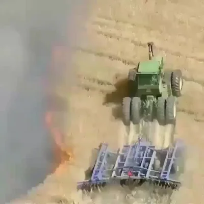 dynx - Rolnik tworzy bufor wokół swojej ziemi, gdy zbliża się pożar
#rolnictwo #poza...