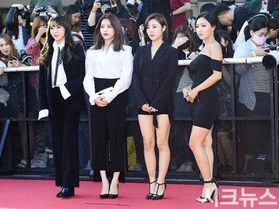 s.....a - 170920

Soribada awards v2

Nadal nie ma samotnych zdjęć Wheein HQ, wię...