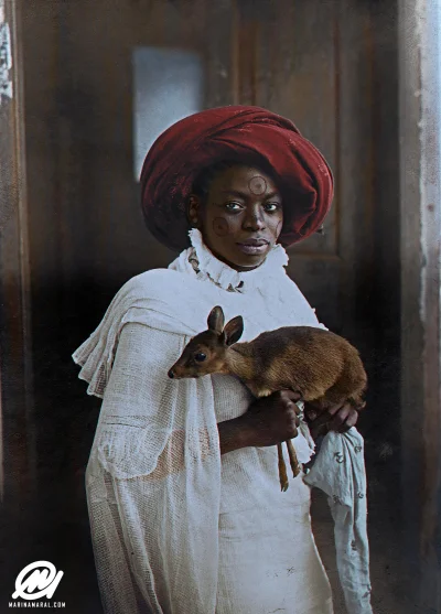 myrmekochoria - Kobieta trzymająca dikdika, Mombasa 1909 rok

#starszezwoje - blog ...