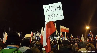 gtredakcja - Komu potrzebna jest chmara dziennikarzy w Sejmie?

http://gazetatrybun...