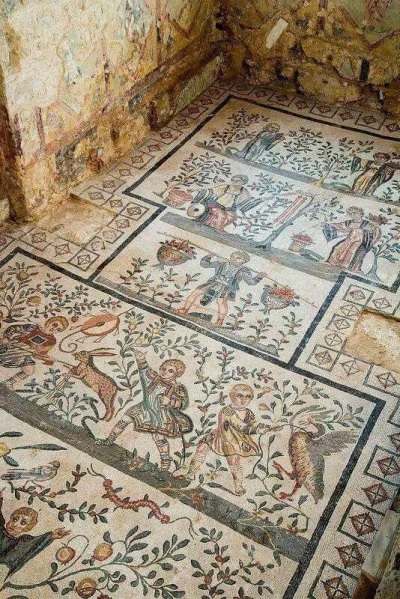 IMPERIUMROMANUM - PIĘKNA MOZAIKA W VILLA ROMANA DEL CASALE

Rzymska mozaika podłogo...