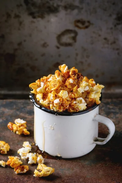 CookMagazine - W taką pogodę to krótka piłka - wyrko, film i karmelowy popcorn (ʘ‿ʘ)....