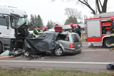 Eternitzazbestu - @Horvath: Gwiazdki #!$%@? dają w zderzeniach z tirami i drzewami. T...