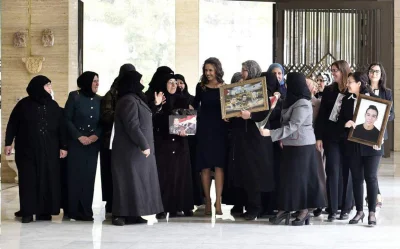 JanLaguna - Asma spędziła Dzień Kobiet z matkami poległych żołnierzy.
#syria #ociepl...