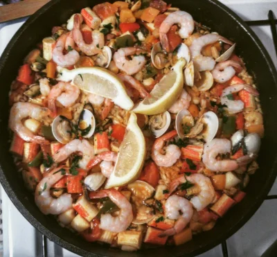 grabaz - Takie danie dzisiaj poczyniłem...

#paella #gotujzwykopem #gotowanie #jedzen...