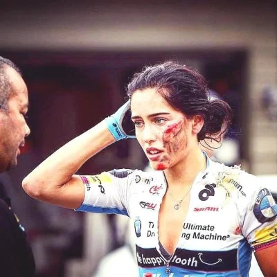 rissah - Makijaż prawdziwej kobiety

#heheszki #rower #rozowepaski #instagram