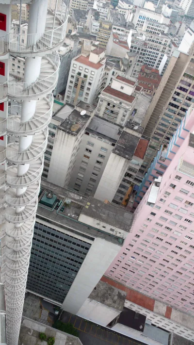 Mesk - Schody pożarowe w 40 piętrowym bloku mieszkalnym w Brazylii
Budynek Copan z S...