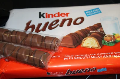 BenzoesanSodu - Plusujcie Kinder Bueno, ten cudowny nadsłodycz.Nikt nigdy nie plusuje...