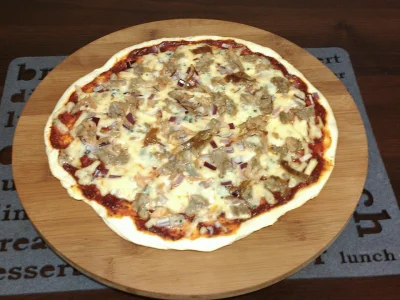 sledzpobialostocku - Dziś pizza z łososiem :D Kto chce?
#gotujzwykopem #gzw #pizza #...