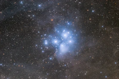 namrab - Gromada otwarta Messier 45 (Plejady) wraz z otaczającymi mgławicami pyłowymi...