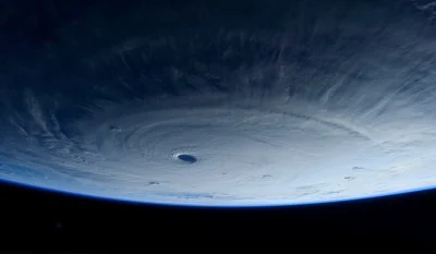 Artktur - Tajfun Majsak widziany z ISS.
fot. Samantha Cristoforetti.

Odkrywaj świ...