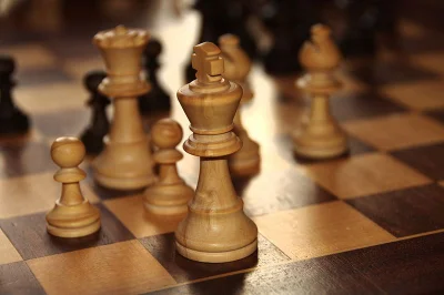 Kurisutofa - Od jakiegoś czasu przechodzę samouczek gry w #szachy na lichess.org, bo ...