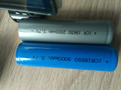 deiw17930 - hmm.. kupilem na #aliexpress #akumulatorki (te niebieskie) jednak sa spor...