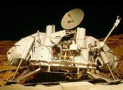 E.....l - 3 września 1976 roku, czyli niemal dokładnie 39 lat temu powierzchnii Marsa...