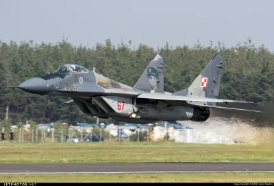 L.....o - Mikoyan-Gurevich MiG-29A Fulcrum. 
Low pass w Mielcu.

#aircraftboners #...