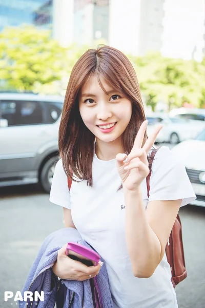 XKHYCCB2dX - #momo #twice 
#koreanka #japonka