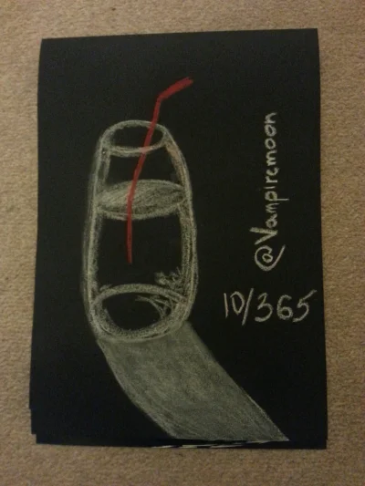 Vampiremoon - 10/365 - szklanka wody ze slomka. Cien chyba niebardzo, ale to caly 2 r...