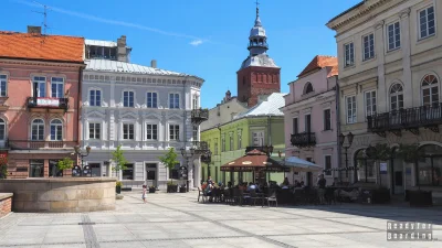 danoxide - @posuck: to ja polecam dla odmiany Piotrków Trybunalski :)

Nocą oraz z ...