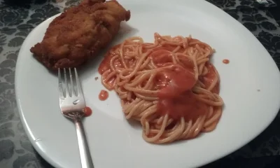 i.....r - Tadaaa
Spaghetti z kotleciakiem
#gotujzwykopem