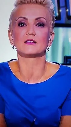 f.....d - śliczna jest ta prezenterka tvn24, mogłaby mi kłamać cały dzień #milf #ladn...