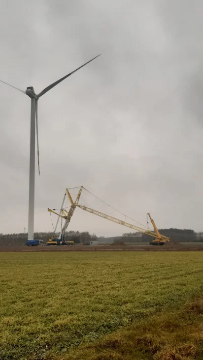 SzubiDubiDu - pierwszy raz w życiu widzę sprzęt do stawiania elektrowni wiatrowych

...